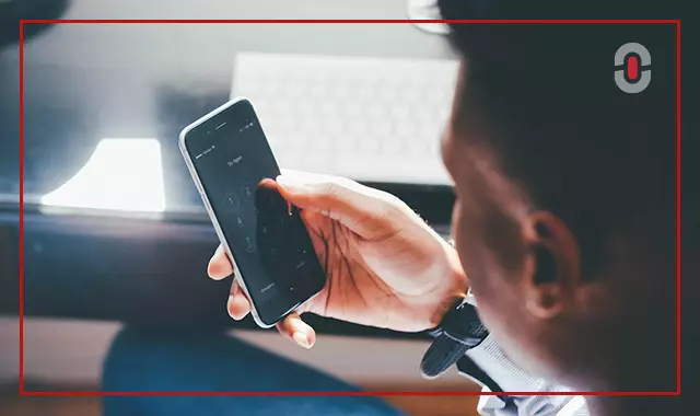 Burmese online shopping on smartphone